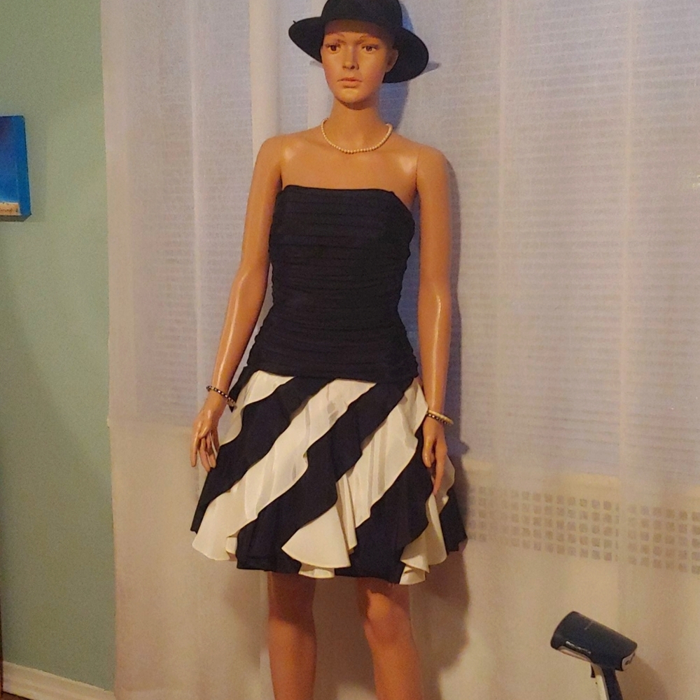 Black and white strapless dress